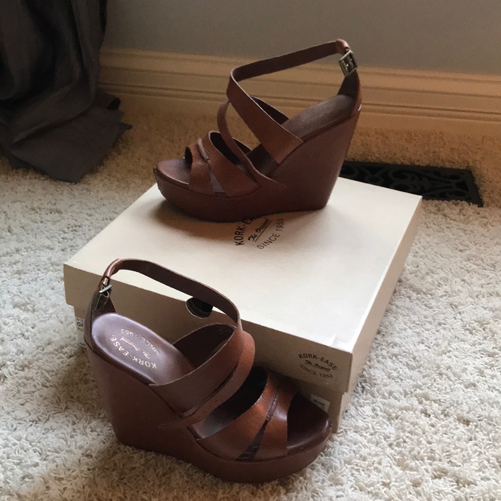 Michael Kors KORK-EASE Wedges - Picture 2 of 4